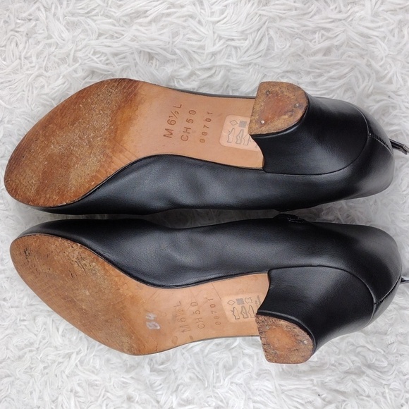 WOMEN'S Black Leather Round Toe Slip-On Buckled Ankle Strap Low Heel Pump Shoe - Picture 8 of 16